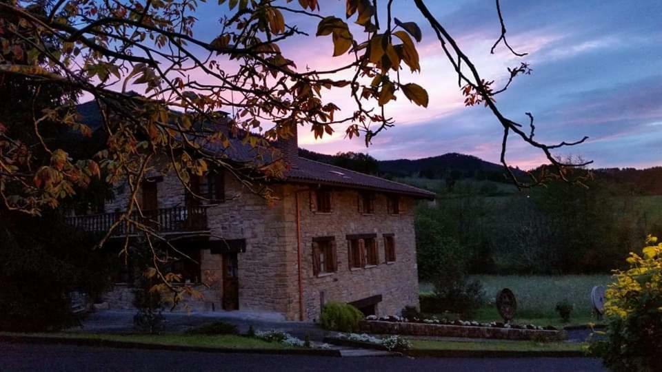 Agroturismo Iberreko Errota Muxika Buitenkant foto